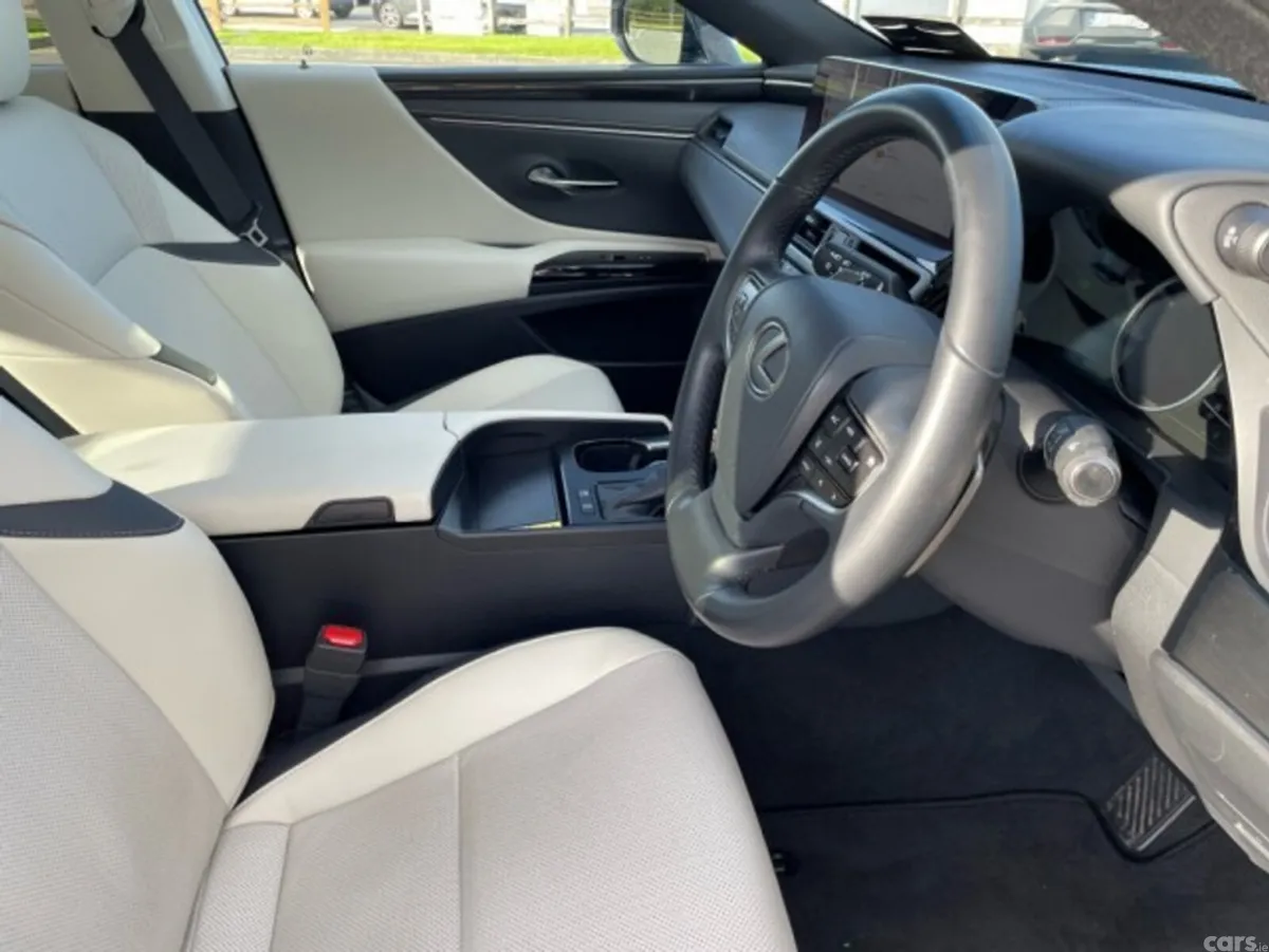 Lexus ES Saloon, Petrol Hybrid, 2024, Grey