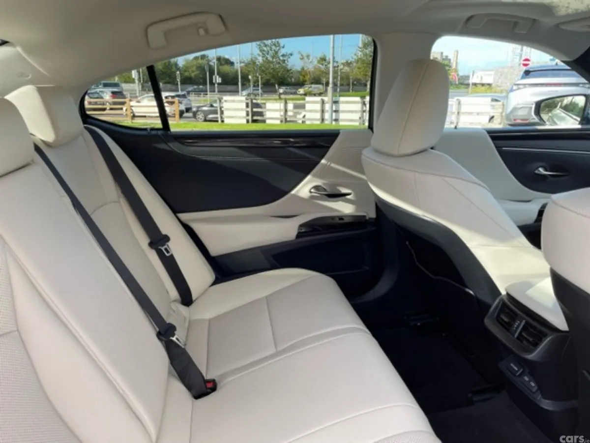 Lexus ES Saloon, Petrol Hybrid, 2024, Grey