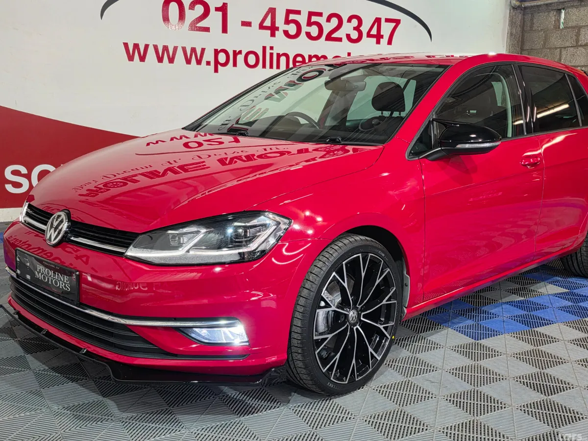 Volkswagen Golf Hatchback, Petrol, 2018, Red