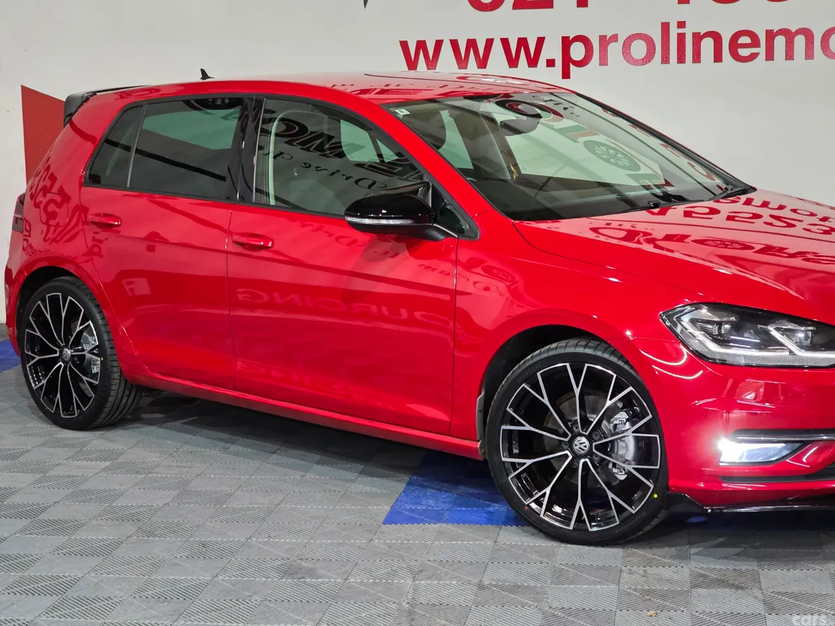 Volkswagen Golf Hatchback, Petrol, 2018, Red