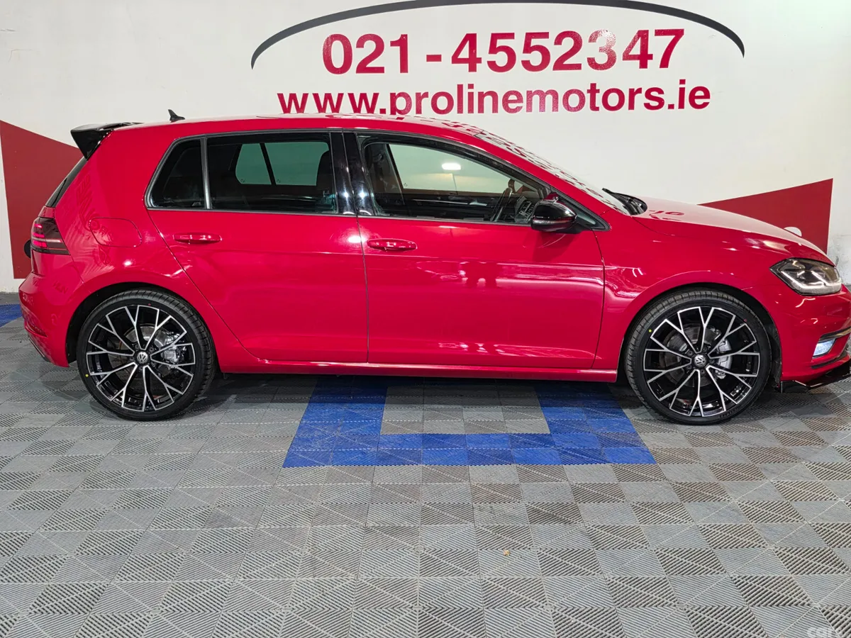 Volkswagen Golf Hatchback, Petrol, 2018, Red