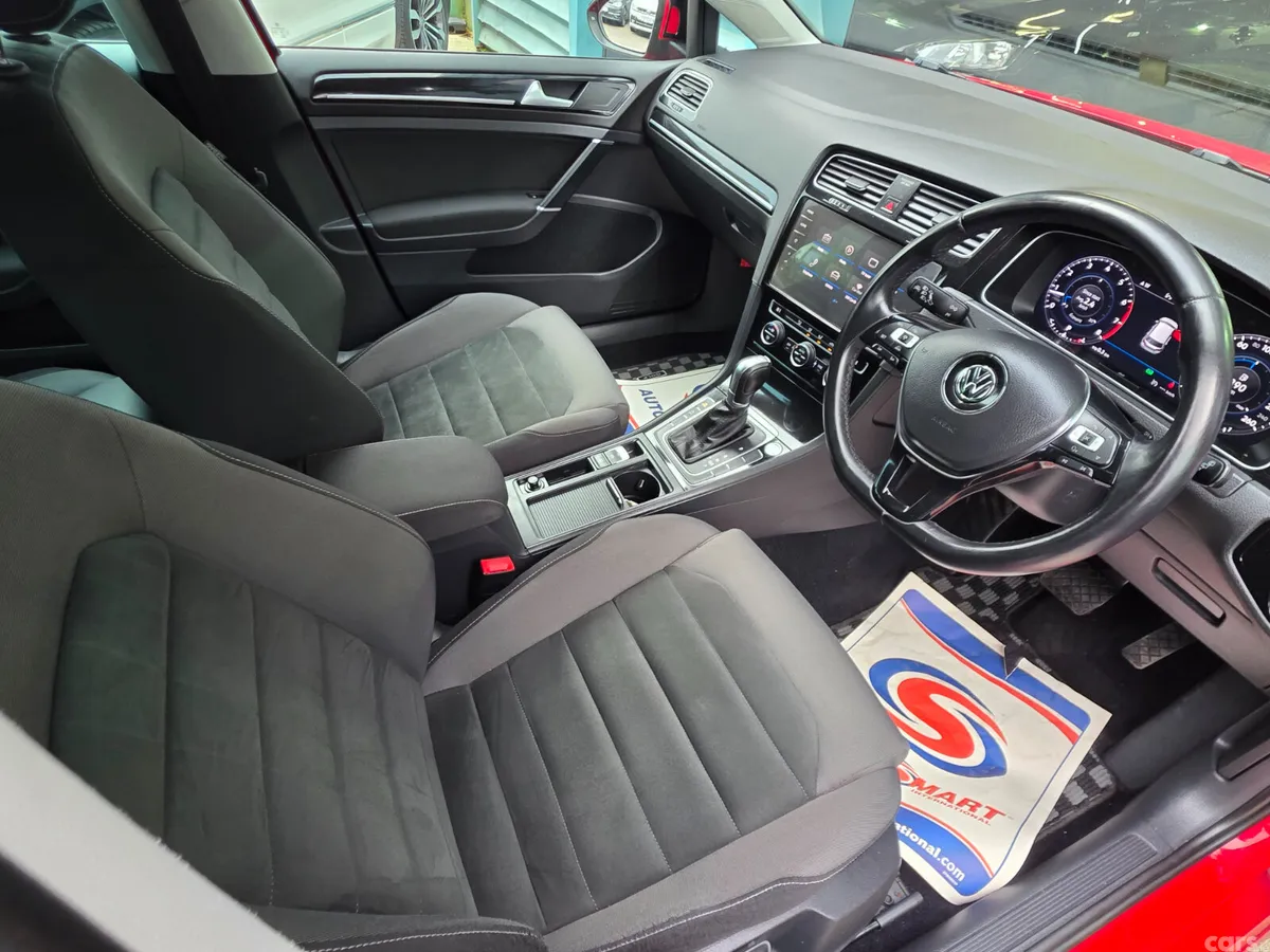 Volkswagen Golf Hatchback, Petrol, 2018, Red