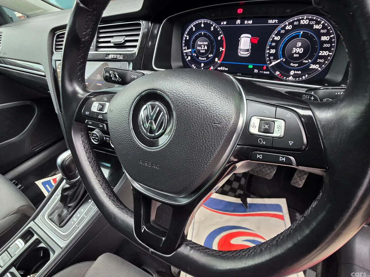 Volkswagen Golf Hatchback, Petrol, 2018, Red