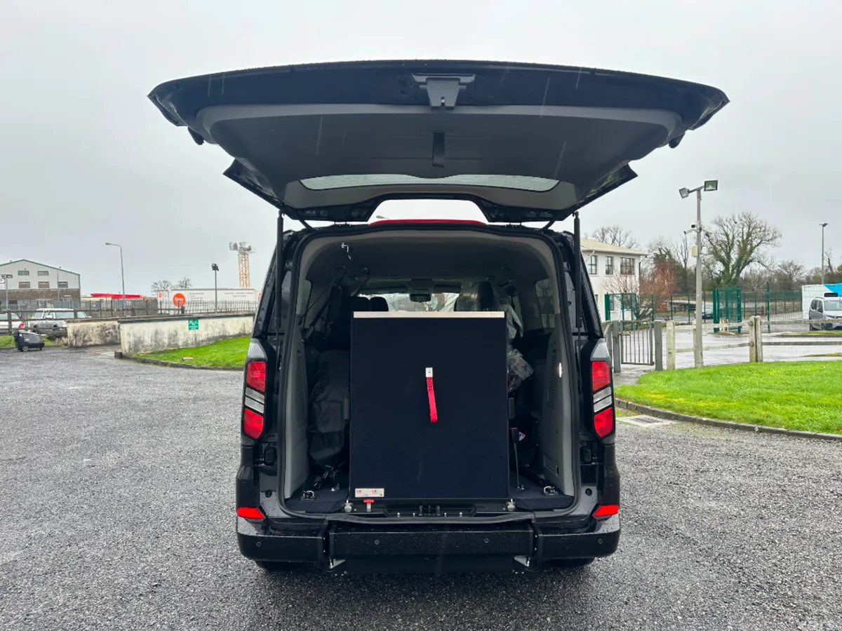 Ford Tourneo Custom MPV, Petrol Plug-in Hybrid, 2027, Grey