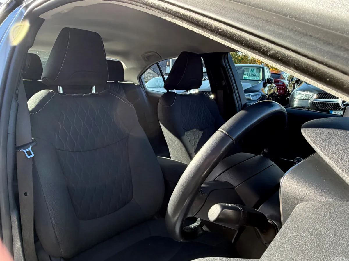 Toyota Corolla Saloon, Petrol Hybrid, 2022, Grey