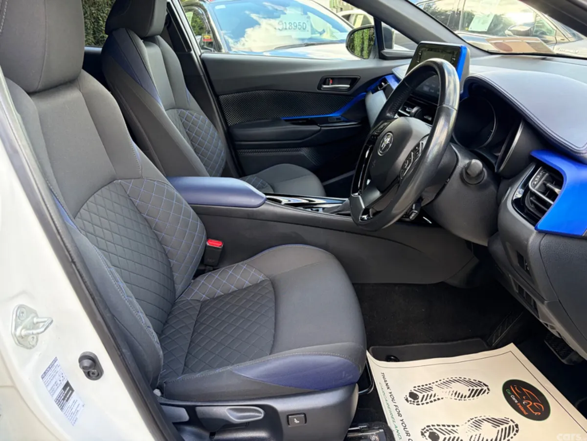 Toyota C-HR SUV, Petrol Hybrid, 2020, White