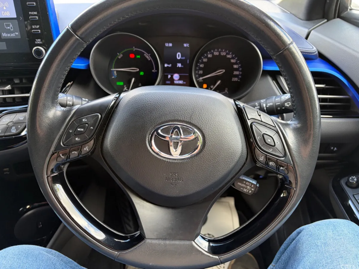 Toyota C-HR SUV, Petrol Hybrid, 2020, White