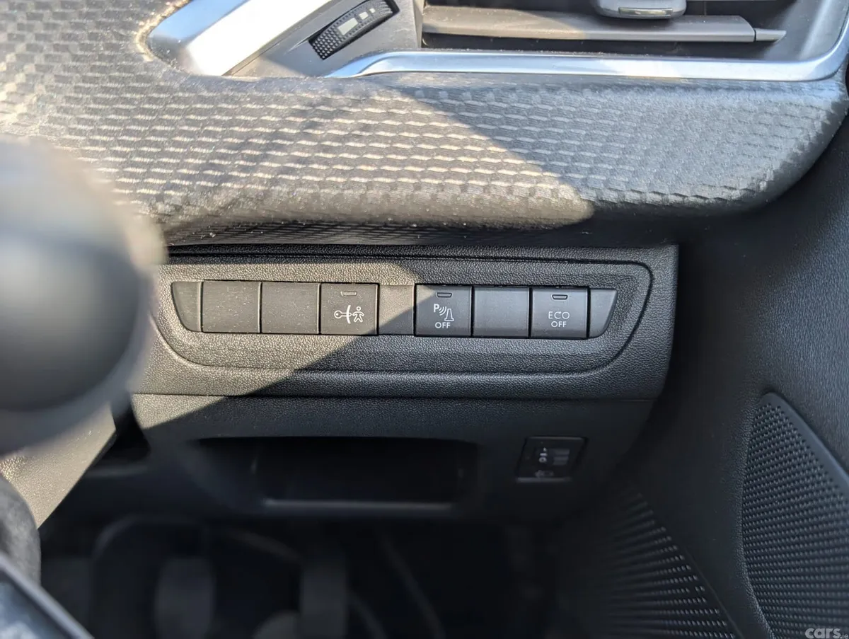 Peugeot 2008 Estate, Petrol, 2019, Red