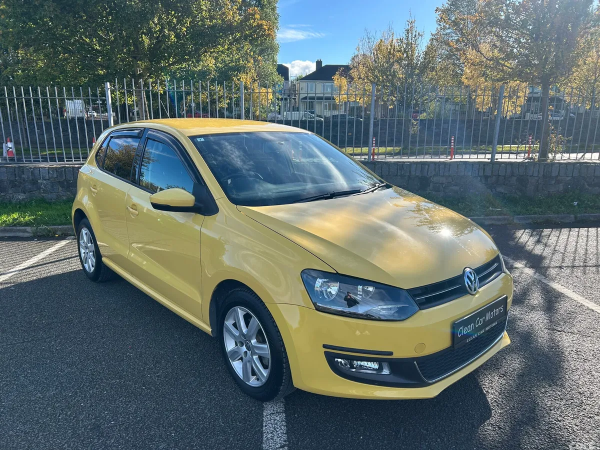Volkswagen Polo Hatchback, Petrol, 2011, Yellow