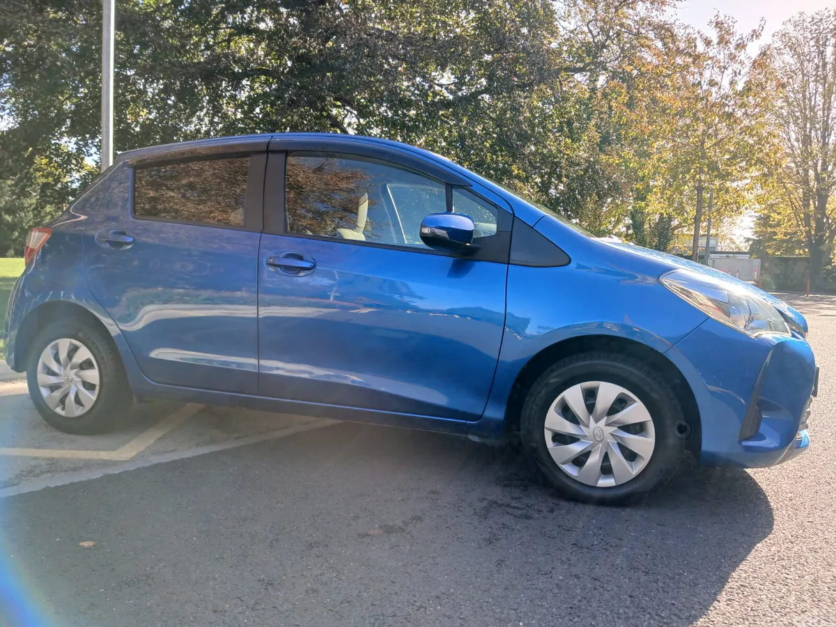 Toyota Yaris Hatchback, Petrol, 2017, Blue
