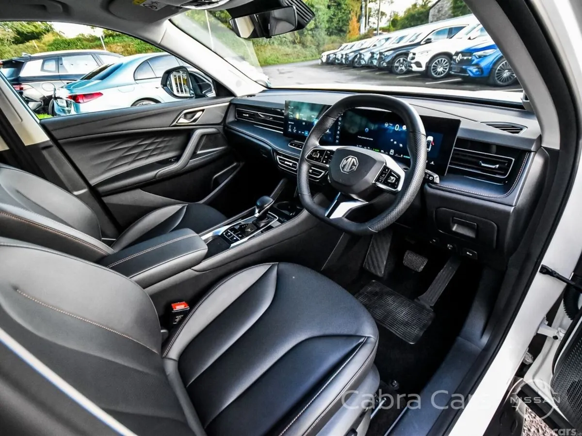 MG HS SUV, Petrol Hybrid, 2025, White