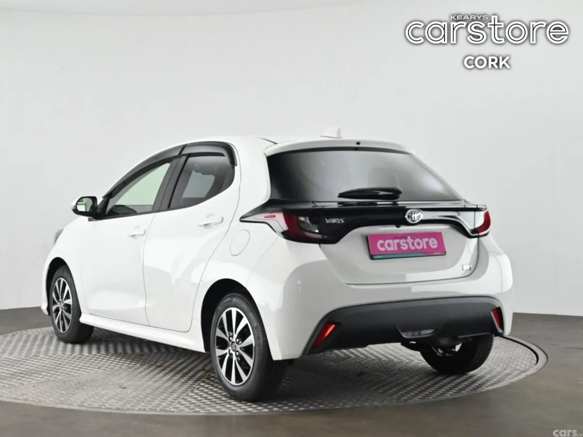 Toyota Yaris Hatchback, Petrol Hybrid, 2021, White