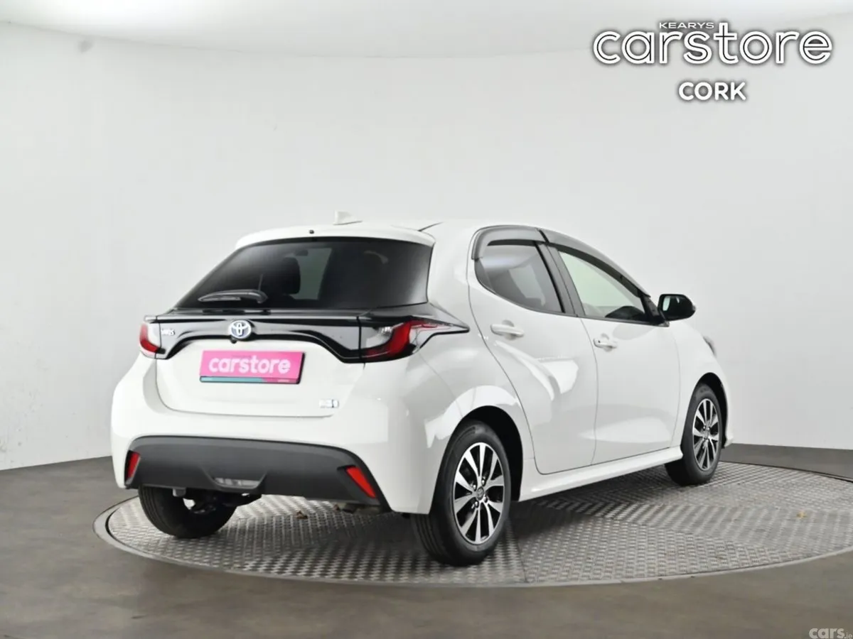 Toyota Yaris Hatchback, Petrol Hybrid, 2021, White
