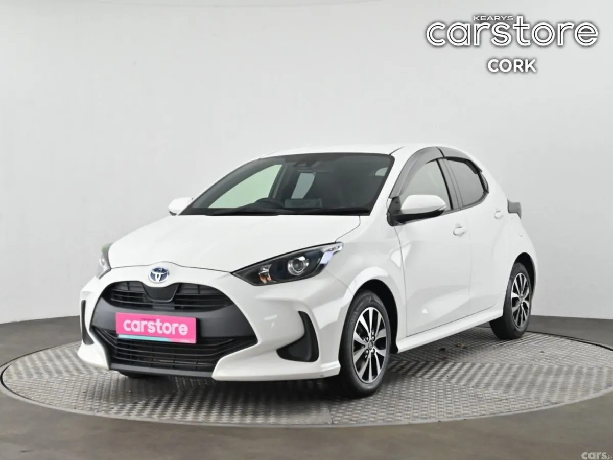 Toyota Yaris Hatchback, Petrol Hybrid, 2021, White