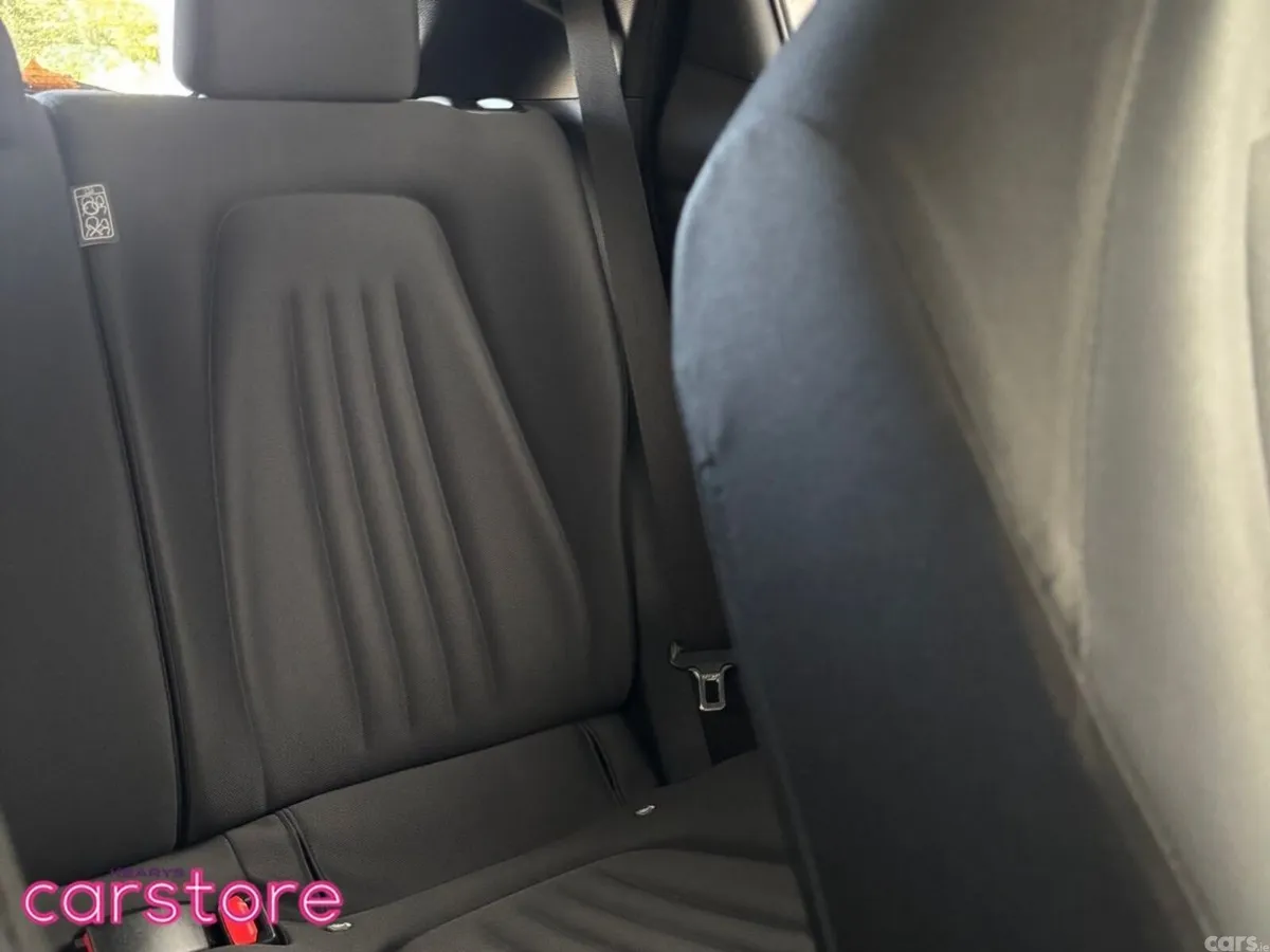 Toyota Yaris Hatchback, Petrol Hybrid, 2021, White
