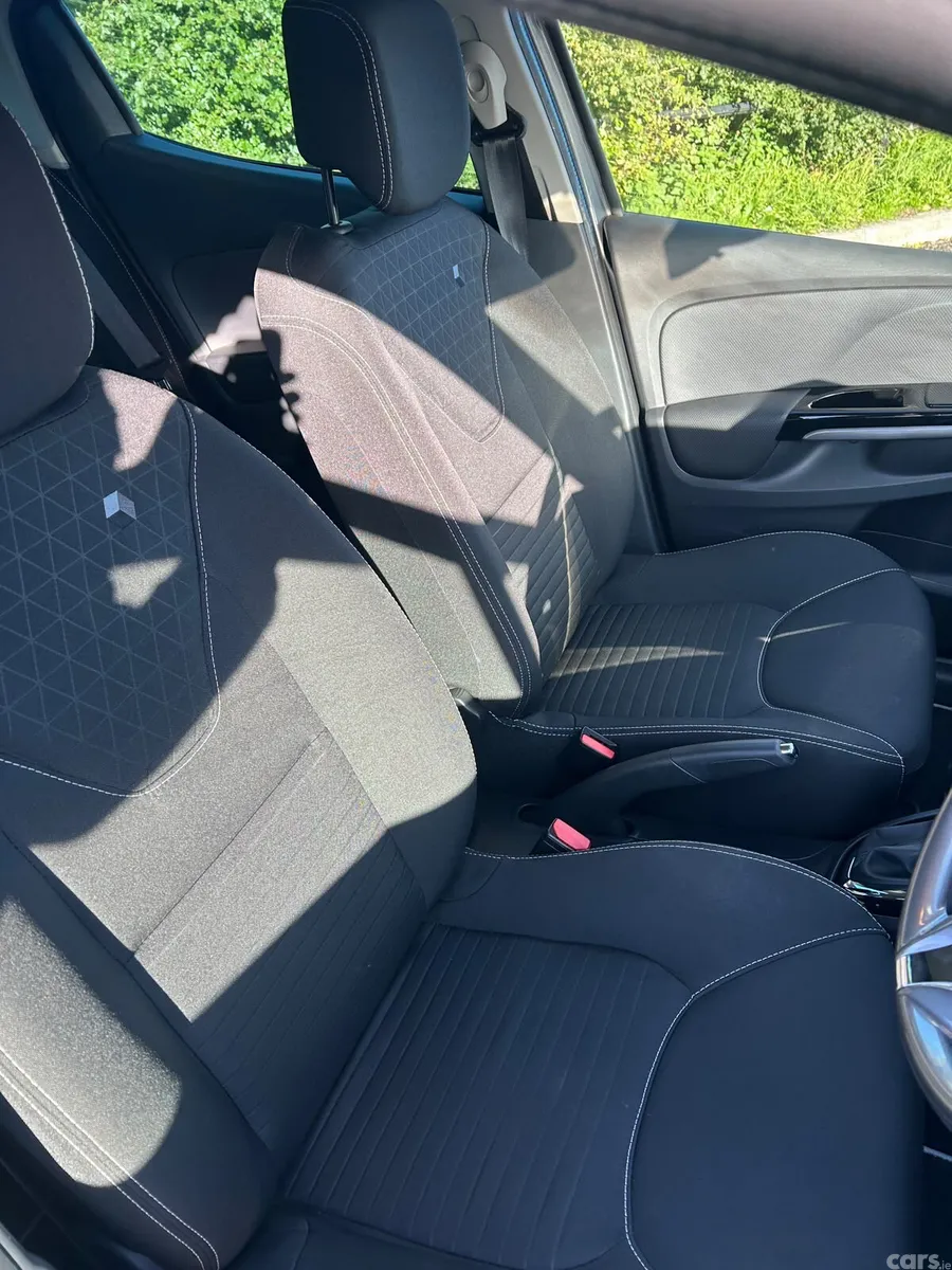 Renault Clio Hatchback, Petrol, 2015, Grey