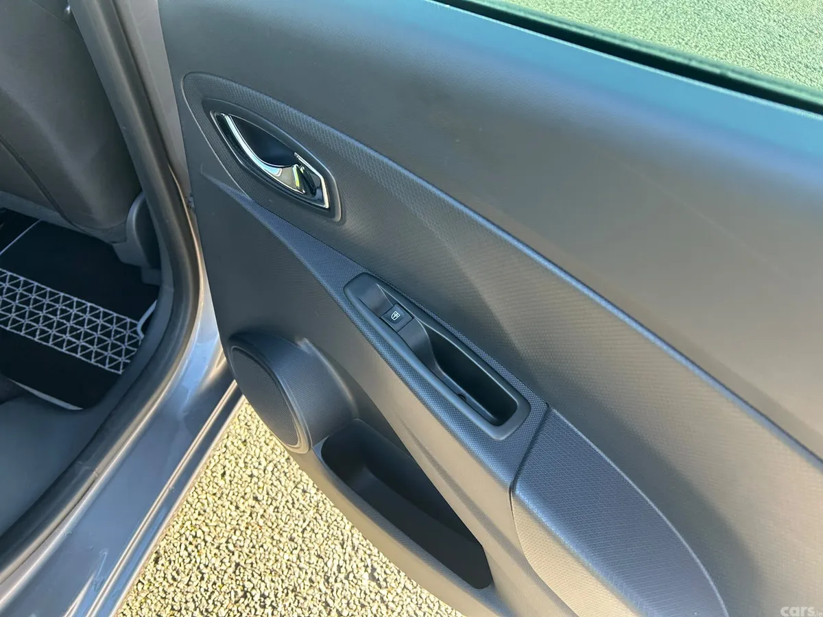 Renault Clio Hatchback, Petrol, 2015, Grey