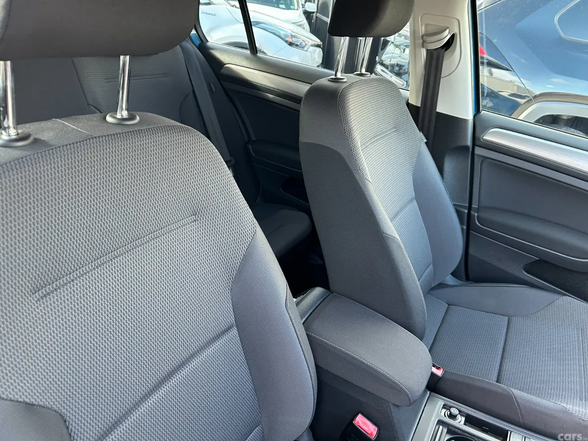 Volkswagen Golf Hatchback, Petrol, 2015, Blue