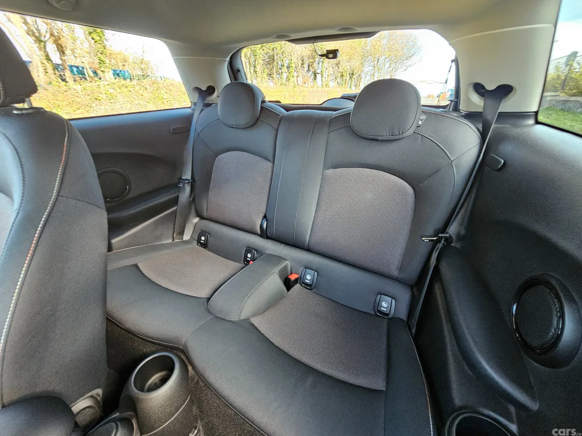 Mini Cooper Hatchback, Diesel, 2019, White