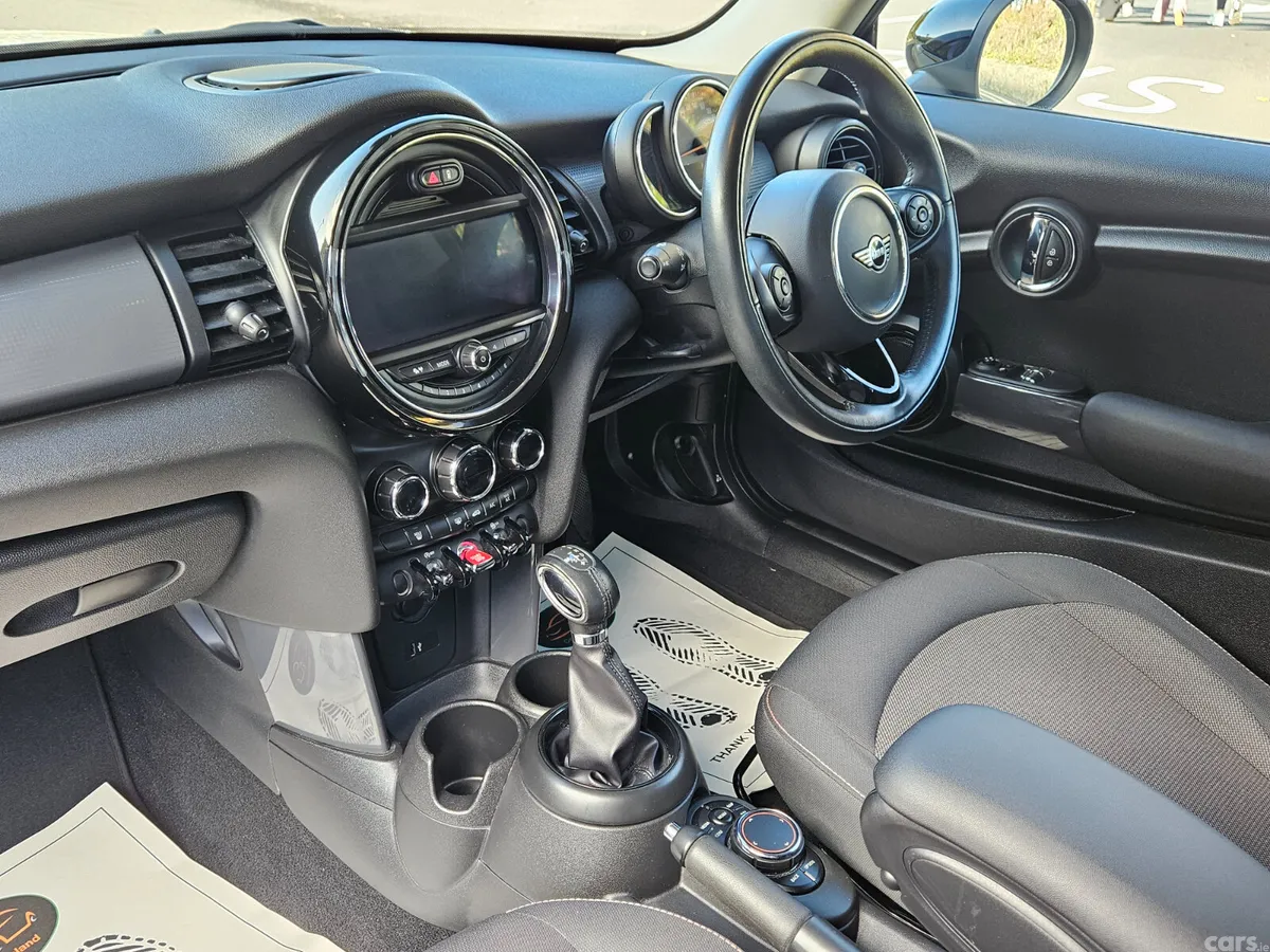 Mini Cooper Hatchback, Diesel, 2019, White