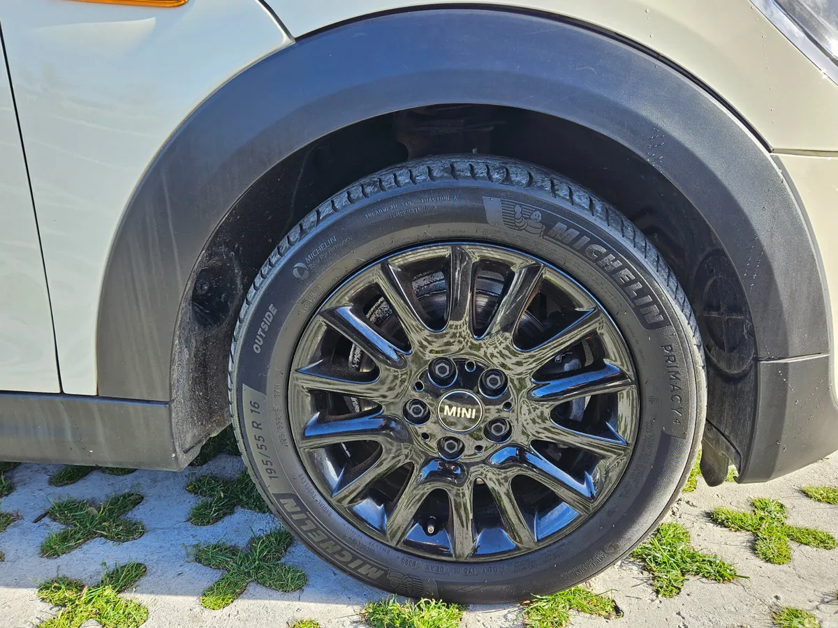 Mini Cooper Hatchback, Diesel, 2019, White