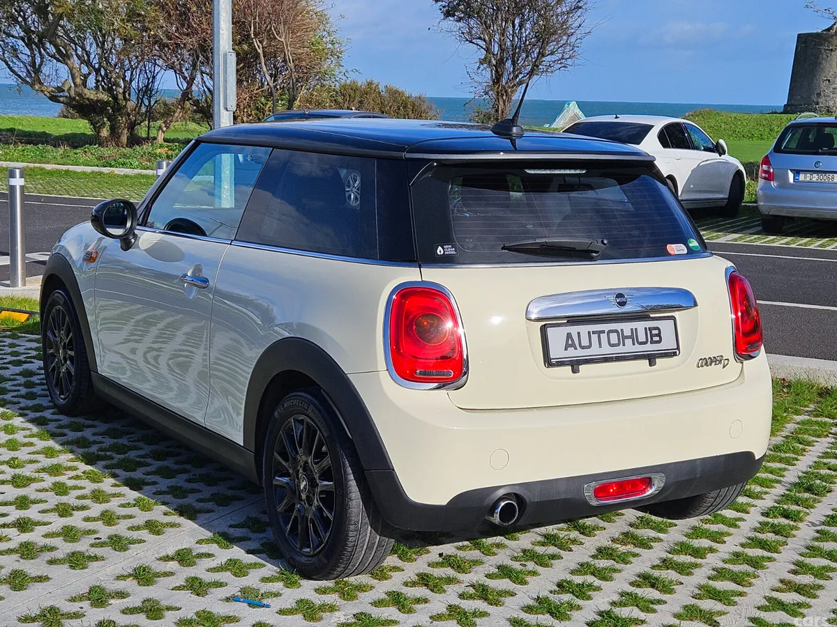 Mini Cooper Hatchback, Diesel, 2019, White