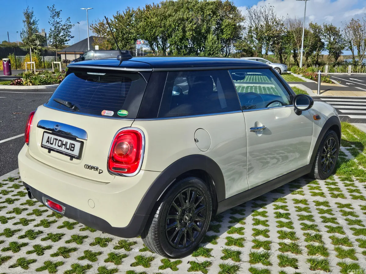 Mini Cooper Hatchback, Diesel, 2019, White