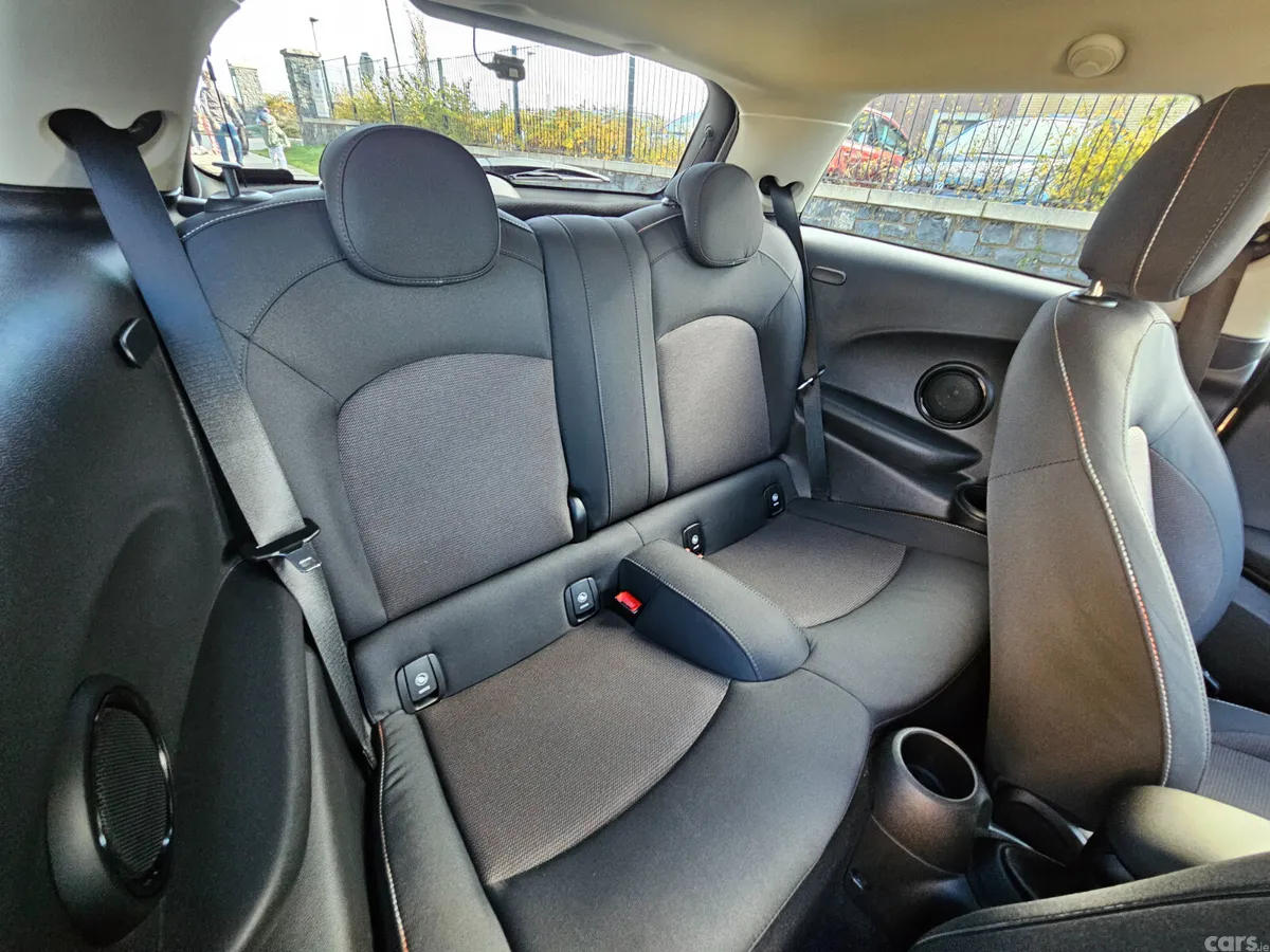 Mini Cooper Hatchback, Diesel, 2019, White
