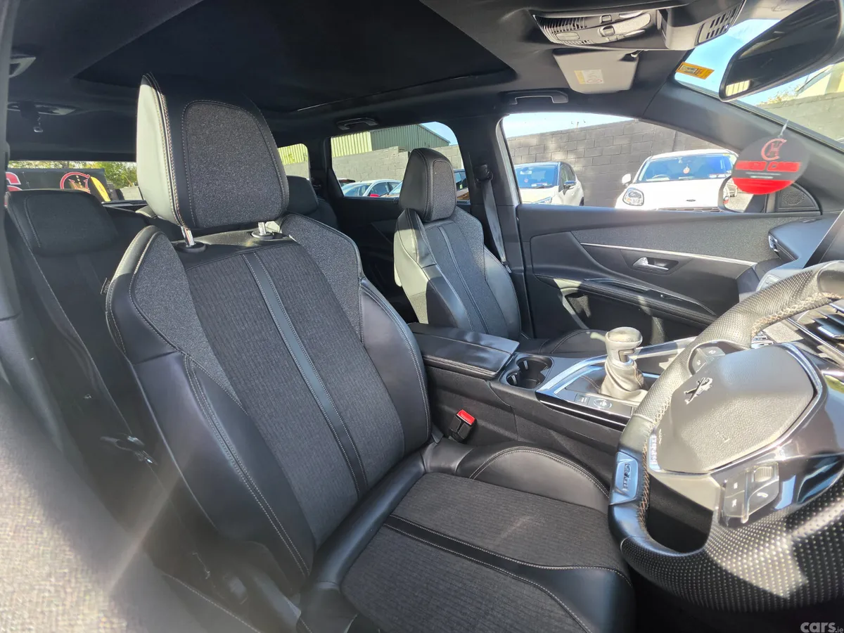 Peugeot 5008 MPV, Diesel, 2018, Grey