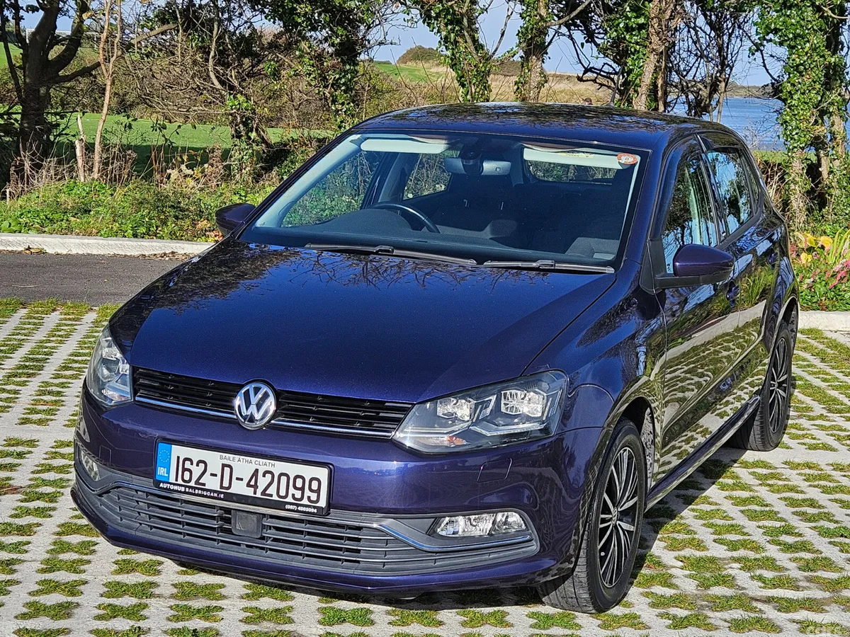 Volkswagen Polo Hatchback, Petrol, 2016, Blue