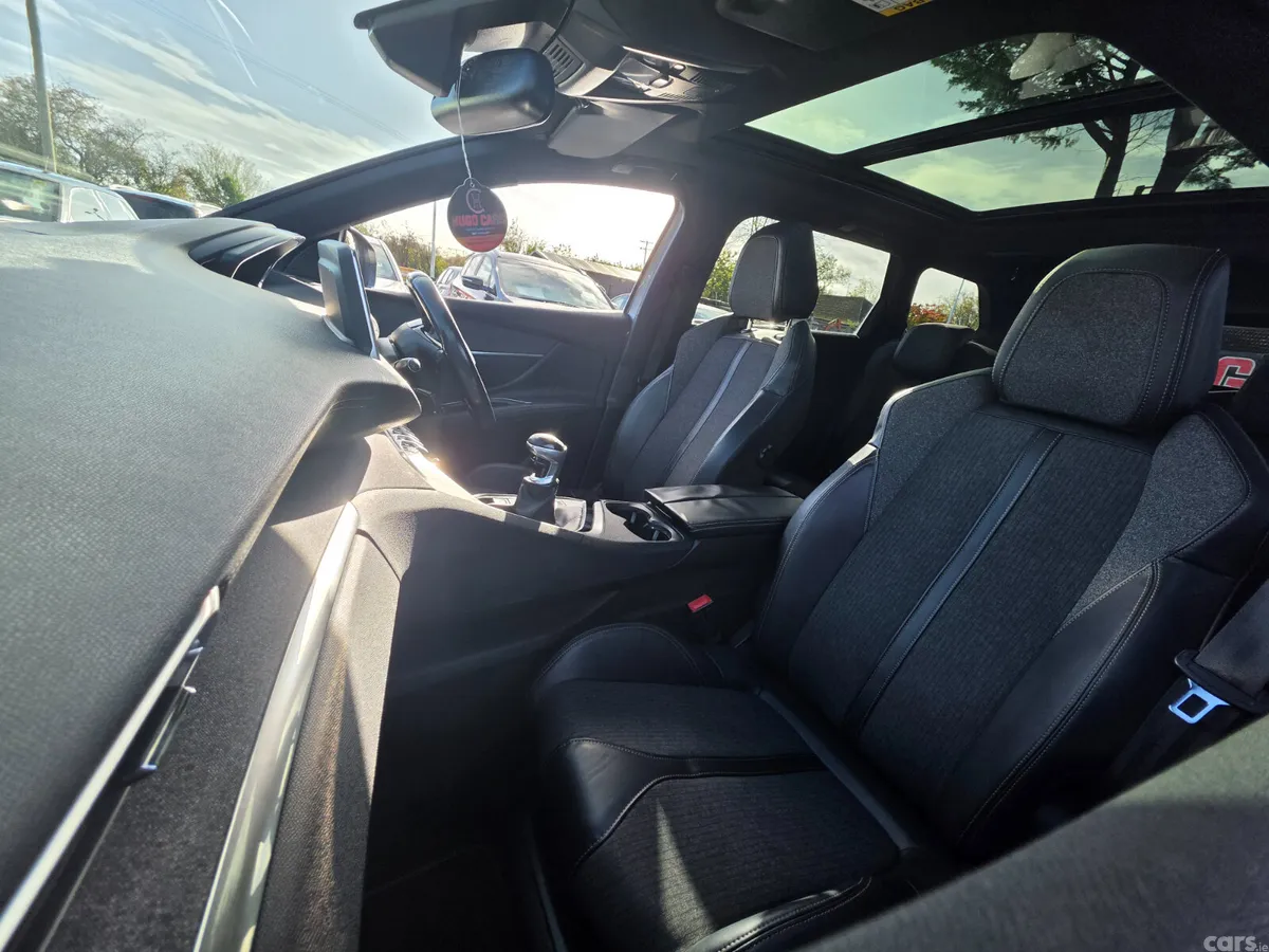 Peugeot 5008 MPV, Diesel, 2018, Grey