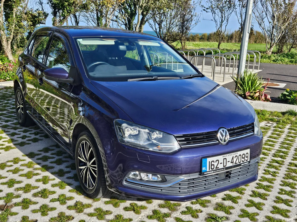 Volkswagen Polo Hatchback, Petrol, 2016, Blue