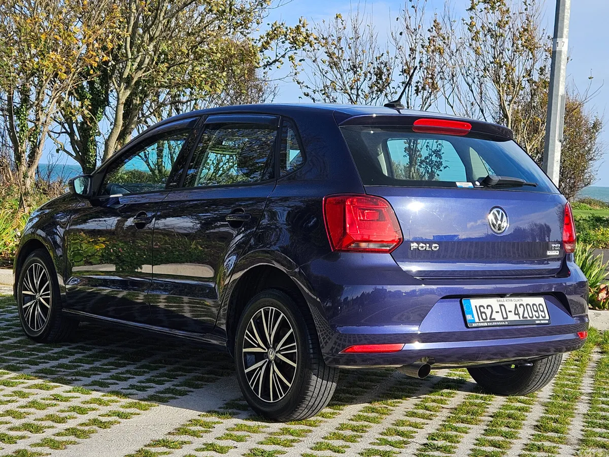 Volkswagen Polo Hatchback, Petrol, 2016, Blue