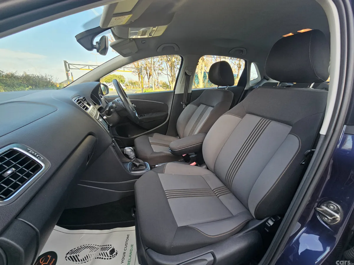 Volkswagen Polo Hatchback, Petrol, 2016, Blue