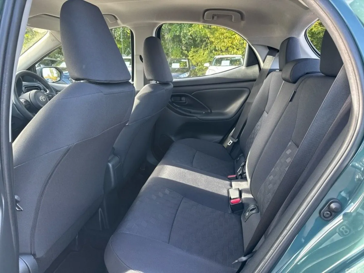 Toyota Yaris Hatchback, Petrol Hybrid, 2026, Green