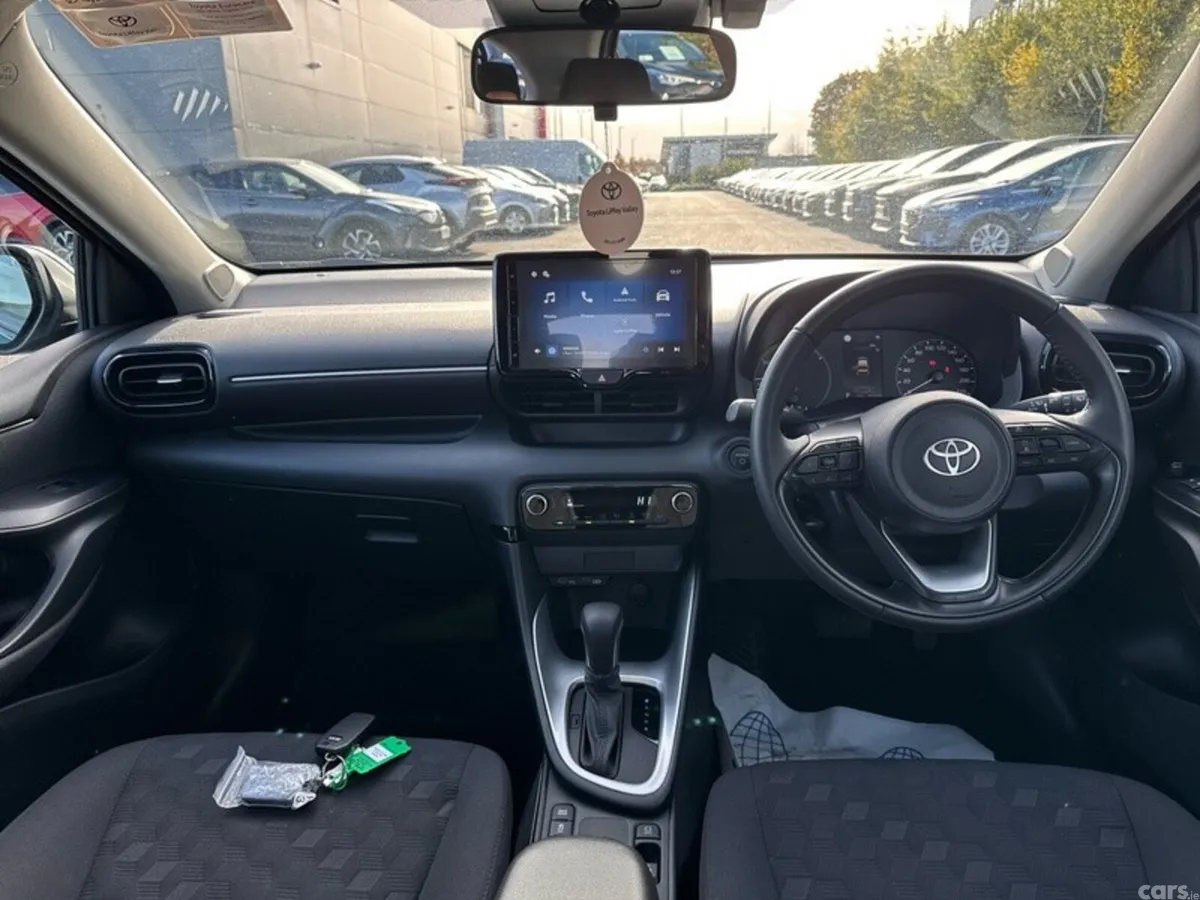 Toyota Yaris Hatchback, Petrol Hybrid, 2026, Green