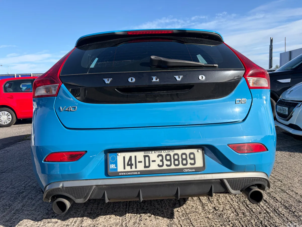 Volvo V40 Hatchback, Diesel, 2014, Blue
