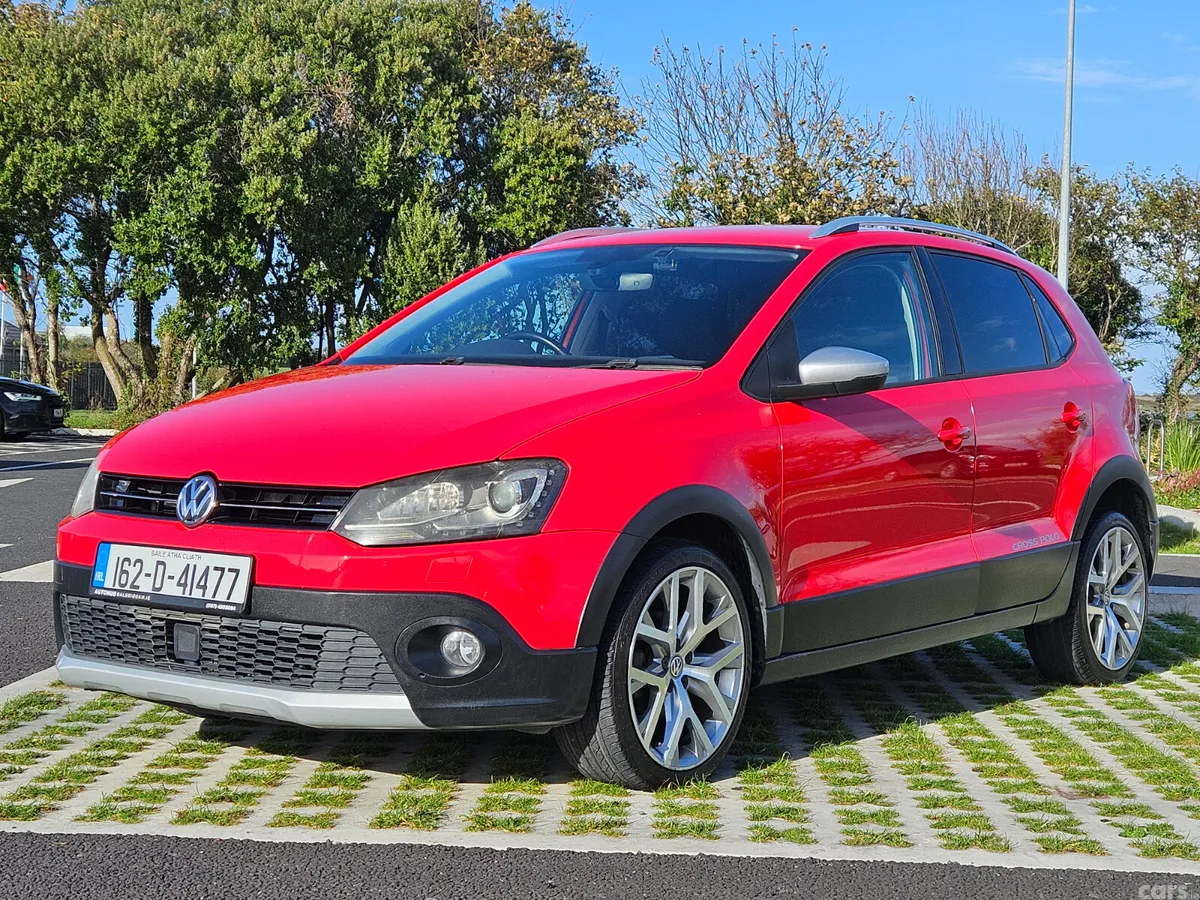 Volkswagen Polo Hatchback, Petrol, 2016, Red