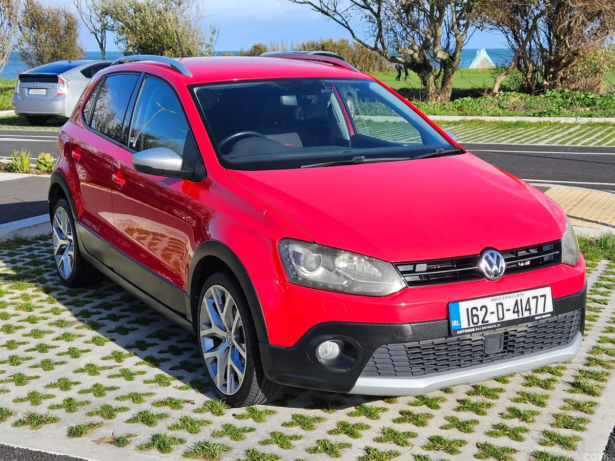 Volkswagen Polo Hatchback, Petrol, 2016, Red