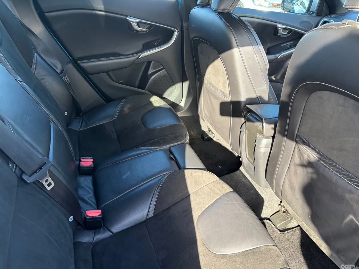 Volvo V40 Hatchback, Diesel, 2014, Blue