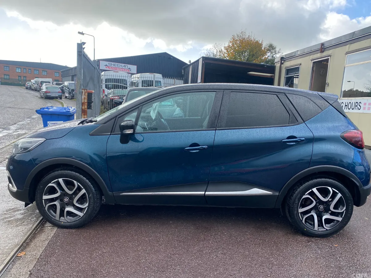 Renault Captur Hatchback, Petrol, 2020, Blue