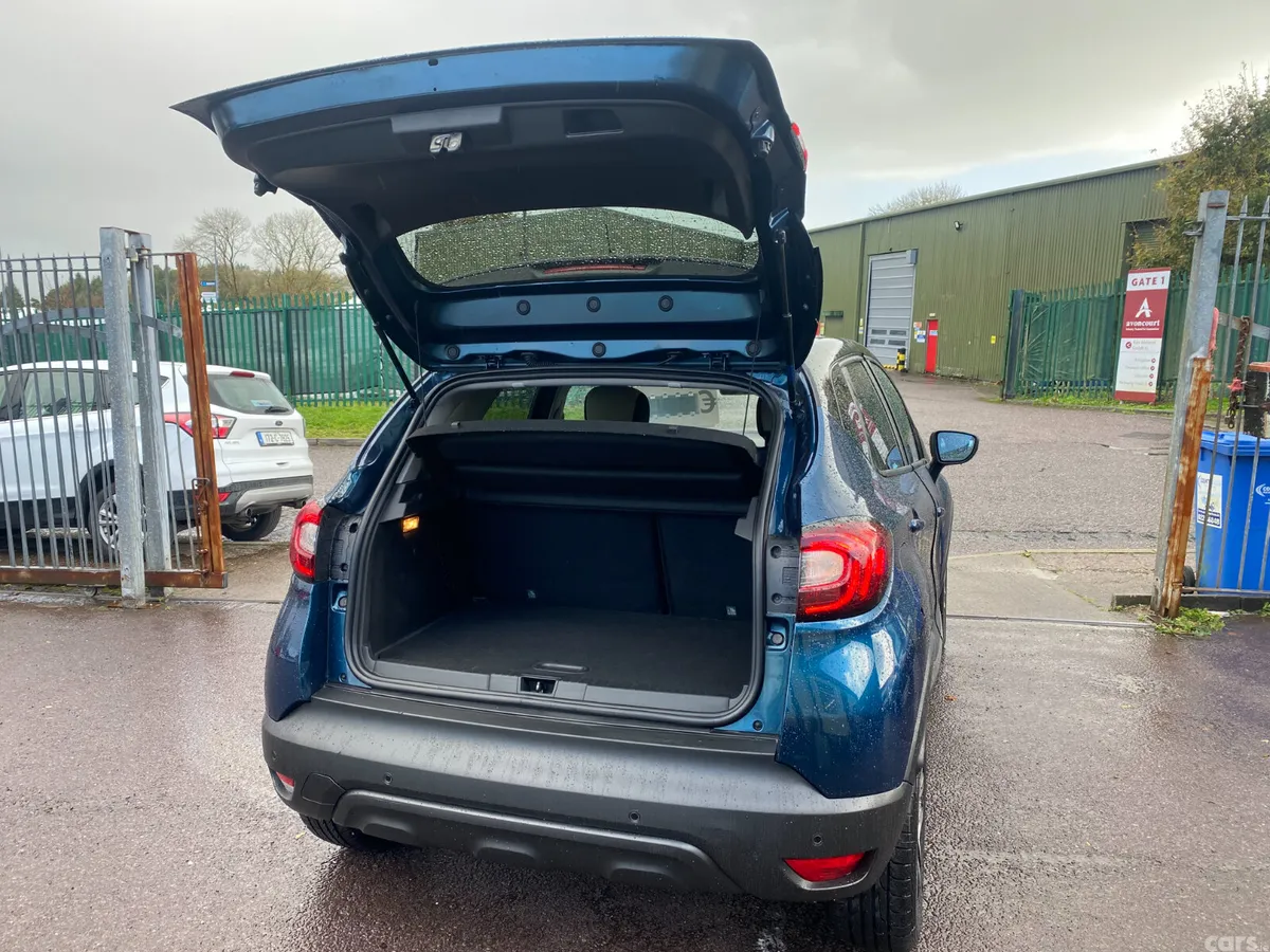 Renault Captur Hatchback, Petrol, 2020, Blue