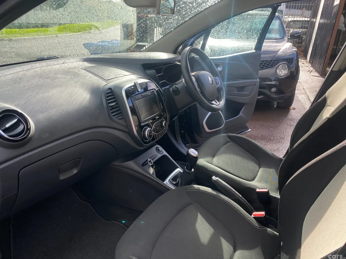 Renault Captur Hatchback, Petrol, 2020, Blue