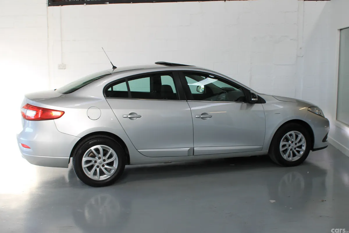 Renault Fluence Saloon, Diesel, 2016, Silver
