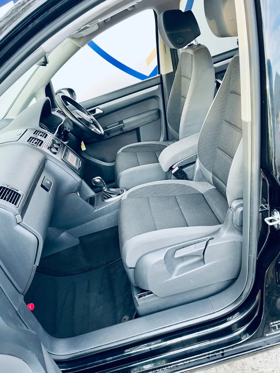 Volkswagen Touran MPV, Petrol, 2013, Black