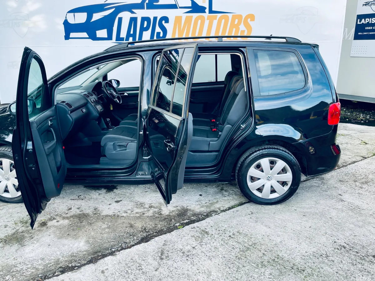 Volkswagen Touran MPV, Petrol, 2013, Black