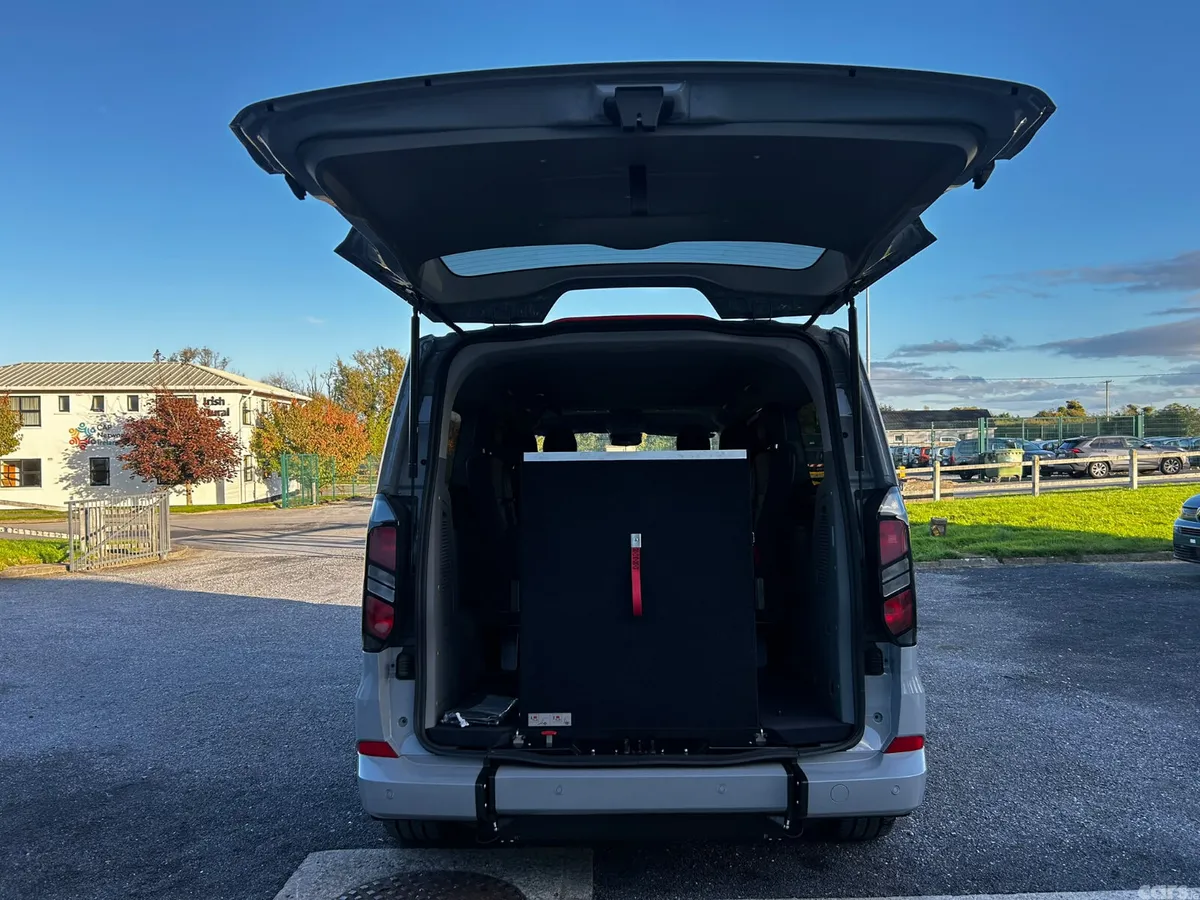 Ford Tourneo Custom MPV, Petrol Plug-in Hybrid, 2027, Grey