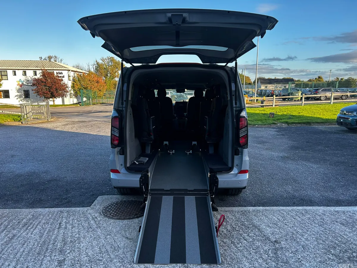 Ford Tourneo Custom MPV, Petrol Plug-in Hybrid, 2027, Grey