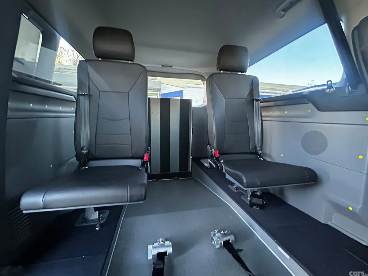 Ford Tourneo Custom MPV, Petrol Plug-in Hybrid, 2027, Grey