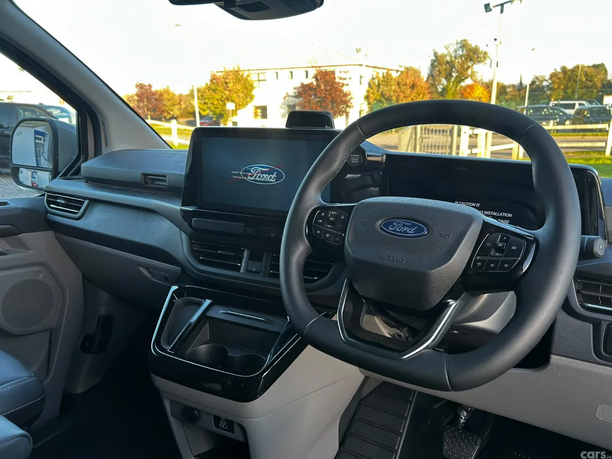 Ford Tourneo Custom MPV, Petrol Plug-in Hybrid, 2027, Grey